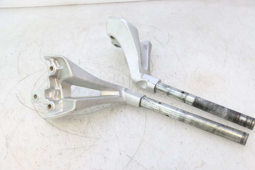photo de HANDLEBAR GILERA GP 800 (2007 - 2013) - Markings and original references