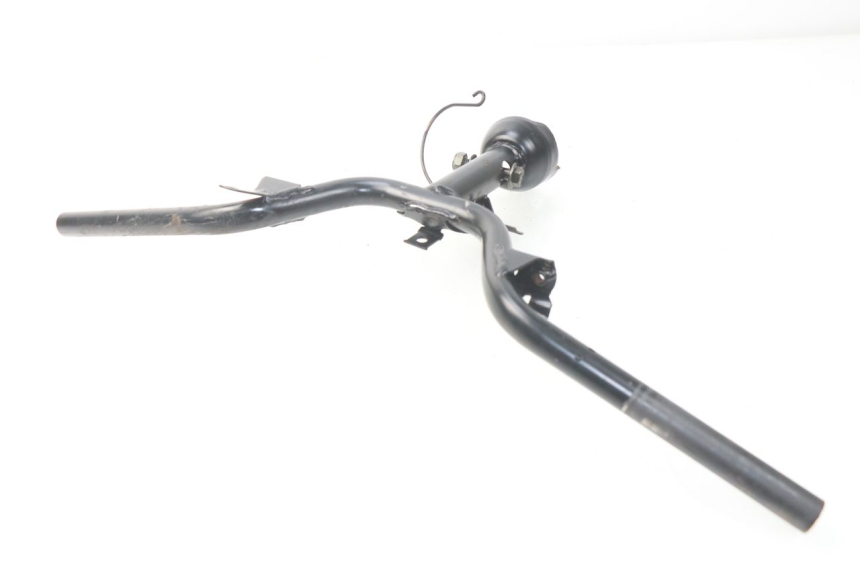 photo de HANDLEBAR PEUGEOT KISBEE 2T 50 (2010 - 2017) - Zoom on usage condition