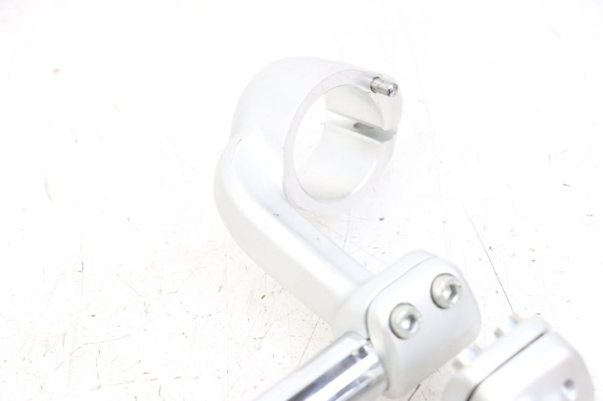 photo de HANDLEBAR ROYAL ENFIELD CONTINENTAL GT 650 (2019 - 2024) - Technical close-up