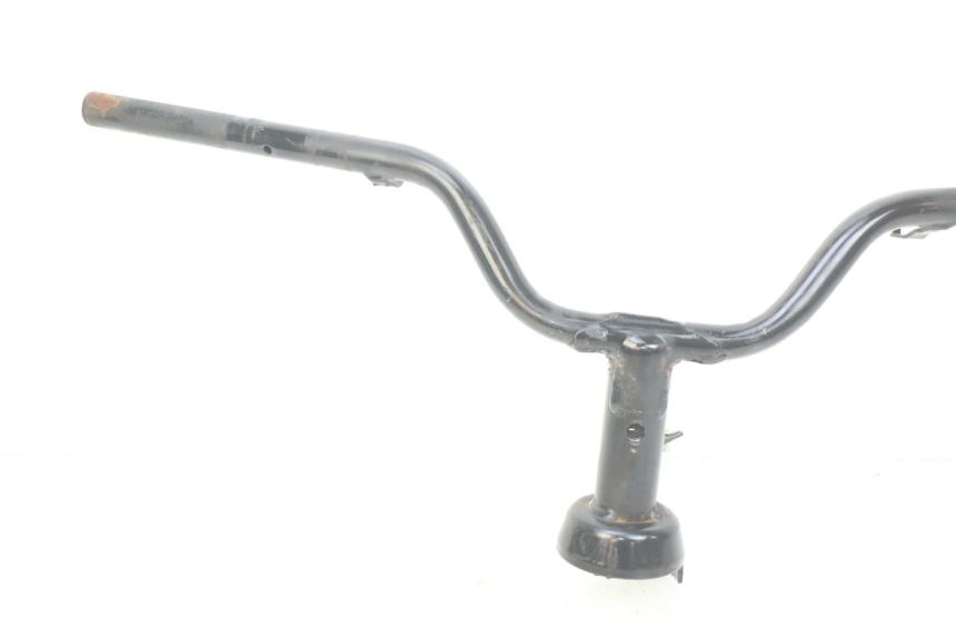 photo de HANDLEBAR PEUGEOT SATELIS 125 (2010 - 2012) - Surface and material condition