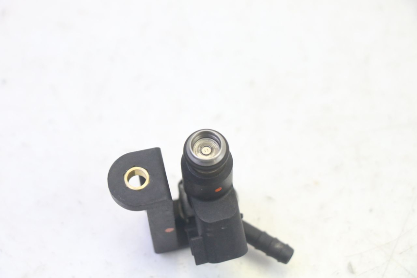 photo de FUEL INJECTOR QUADRO 4 4D 350 (2015 - 2018) - Fixing points details