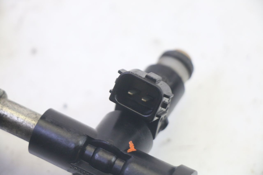 photo de FUEL INJECTOR SUZUKI BURGMAN EXECUTIVE ABS 650 (2006 - 2012) - Fixing points details