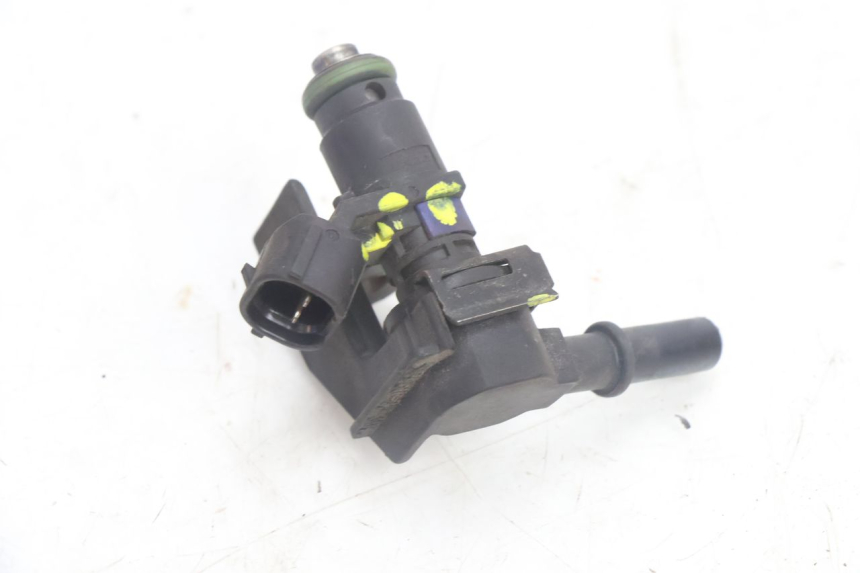 photo de INJECTOR PEUGEOT CITYSTAR 125 (2011 - 2017) - Alternative perspective