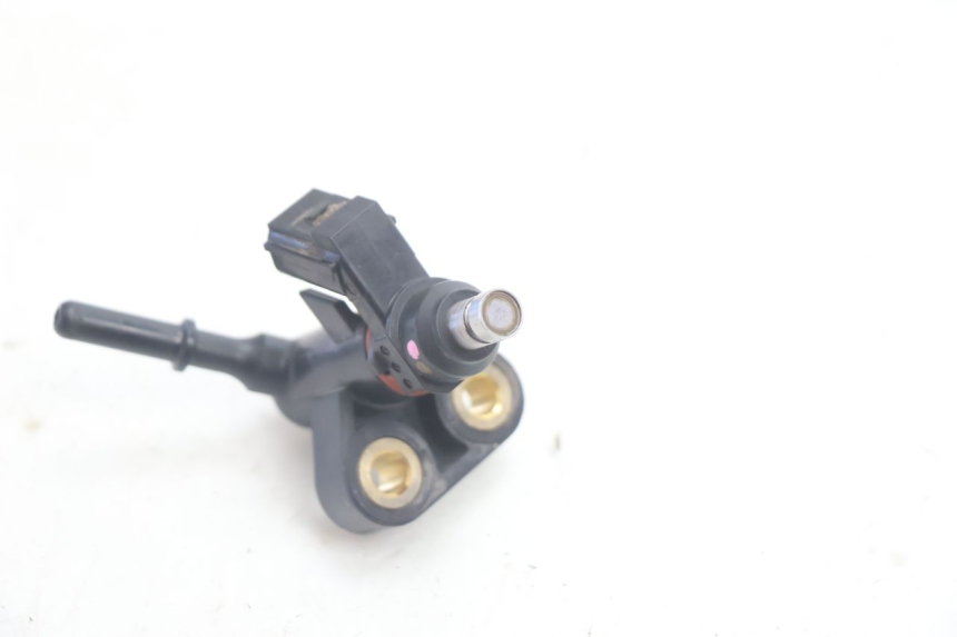photo de FUEL INJECTOR HONDA CRF CR-F 125 (2020 - 2021) - Technical close-up