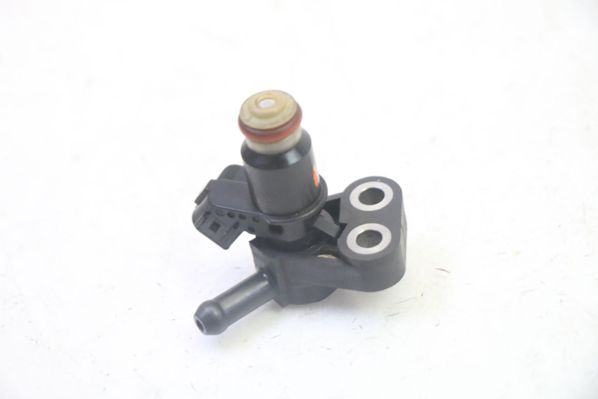photo de INJECTOR HONDA FES S-WING SWING ABS 125 (2007 - 2015) - Technical close-up