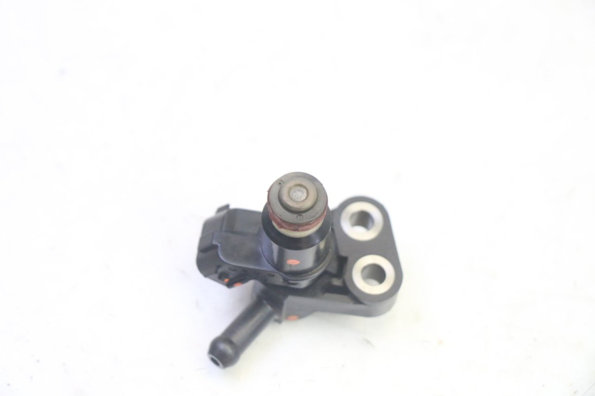 photo de INJECTOR HONDA FES S-WING SWING ABS 125 (2007 - 2015) - Technical close-up