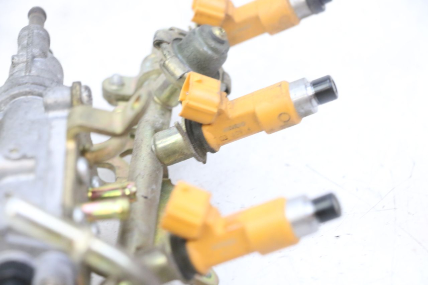 photo de FUEL INJECTOR YAMAHA FZ6 N FAZER 600 (2004 - 2006) - Alternative perspective