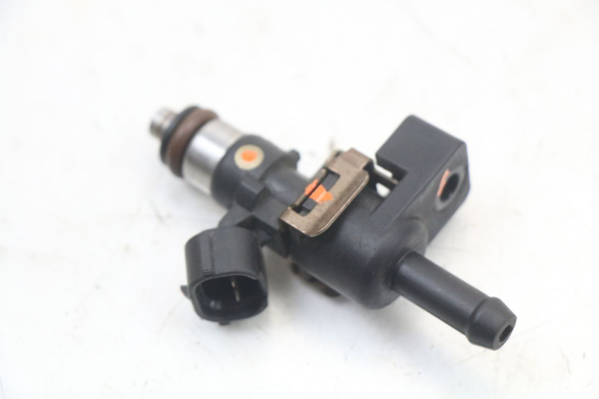 photo de FUEL INJECTOR HUSQVARNA SVARTPILEN 401 (2018 - 2023) - Zoom on usage condition