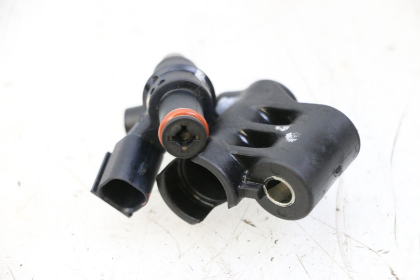 photo de FUEL INJECTOR SYM JOYMAX 250 (2013 - 2017) - Technical close-up