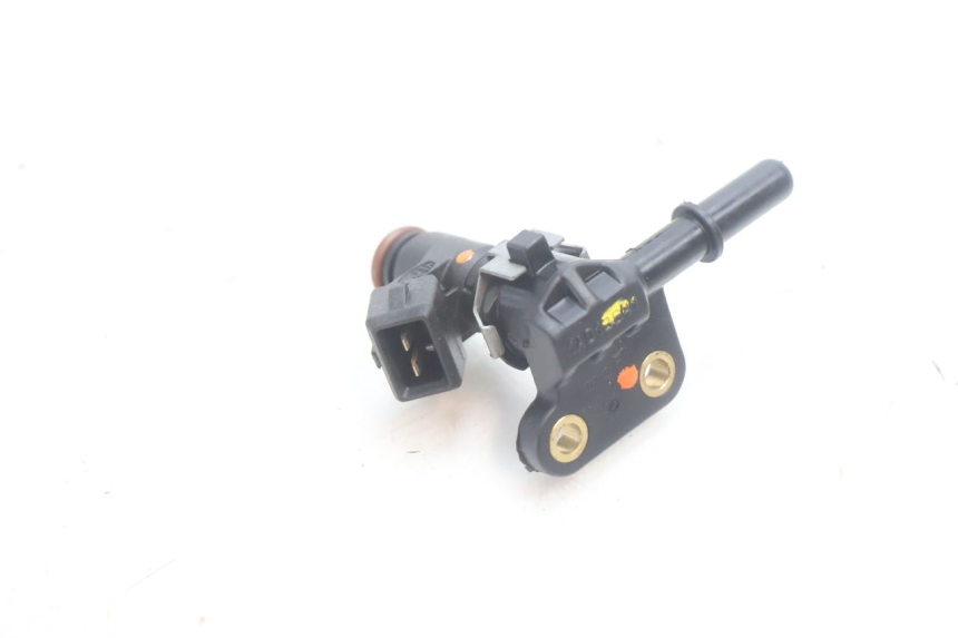 photo de FUEL INJECTOR PIAGGIO MP3 HPE 530 (2022 - 2026) - Alternative perspective