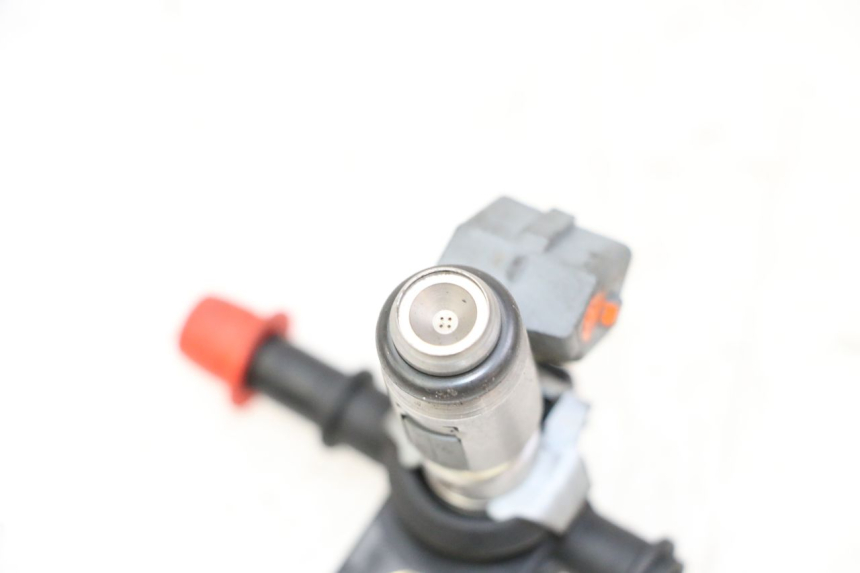 photo de FUEL INJECTOR PIAGGIO MP3 500 (2014 - 2017) - Alternative perspective