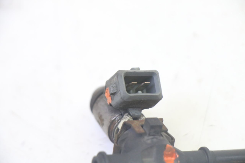 photo de FUEL INJECTOR PIAGGIO MP3 500 (2011 - 2015) - Alternative perspective
