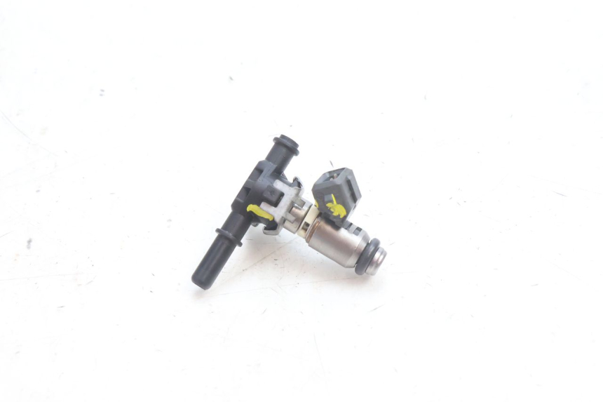 photo de FUEL INJECTOR PIAGGIO MP3 500 (2016 - 2018) - Alternative perspective