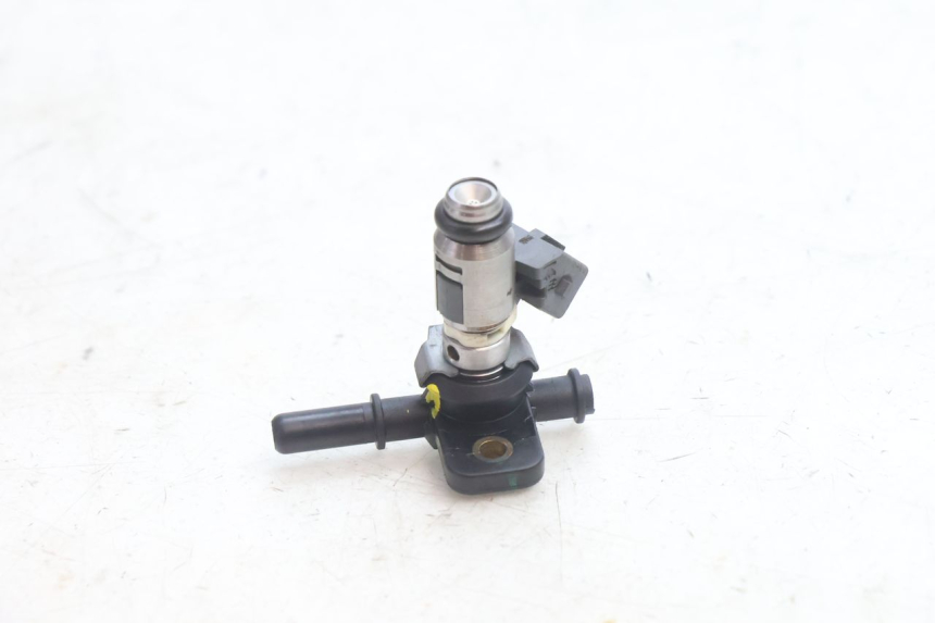 photo de FUEL INJECTOR PIAGGIO MP3 500 (2016 - 2018) - Technical close-up