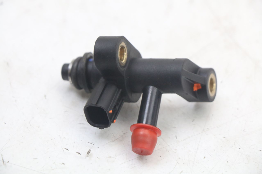 photo de FUEL INJECTOR PEUGEOT STREETZONE 4T 50 (2018 - 2023) - Technical close-up