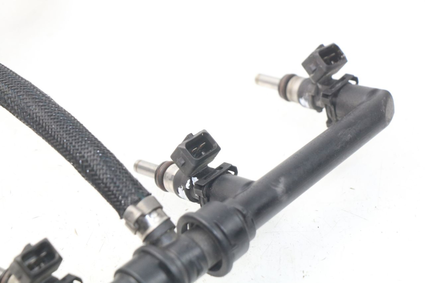 photo de FUEL INJECTOR BMW S RR ABS S1000RR 1000 (2009 - 2011) - High-resolution close-up
