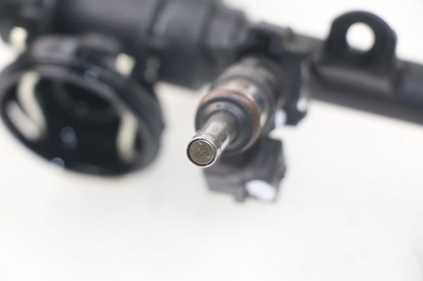 photo de FUEL INJECTOR BMW S RR ABS S1000RR 1000 (2009 - 2011) - Alternative perspective