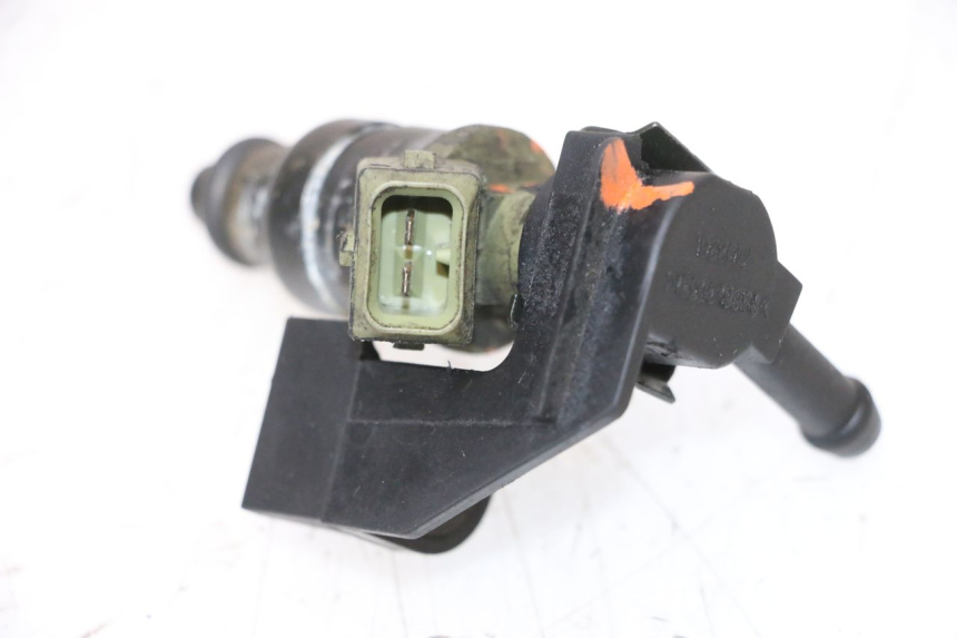 photo de FUEL INJECTOR PEUGEOT SATELIS COMPRESSOR K15 125 (2006 - 2009) - Zoom on usage condition