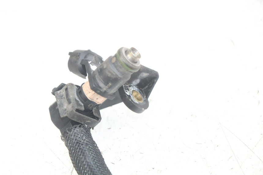 photo de INJECTOR PEUGEOT SATELIS 125 (2006 - 2009) - Surface and material condition