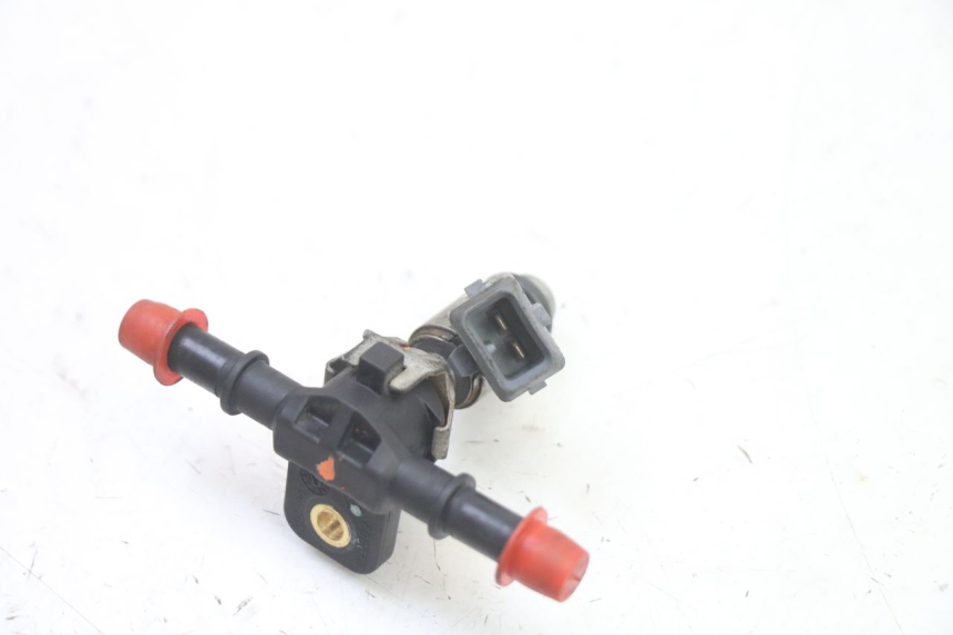photo de FUEL INJECTOR PEUGEOT SATELIS 250 (2006 - 2012) - Alternative perspective