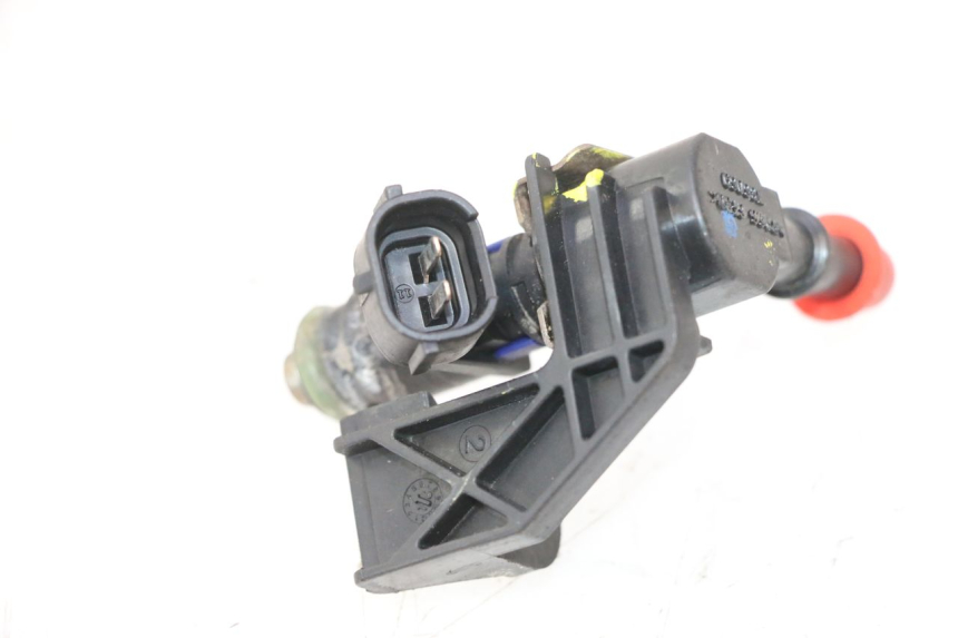 photo de FUEL INJECTOR PEUGEOT SATELIS 125 (2013 - 2018) - Zoom on usage condition