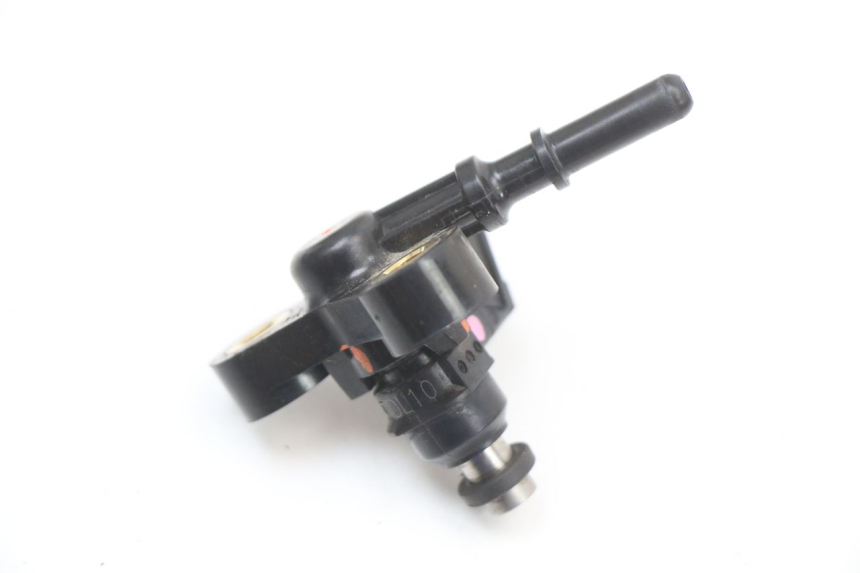 photo de FUEL INJECTOR HONDA SH ABS 125 (2012 - 2017) - Alternative perspective
