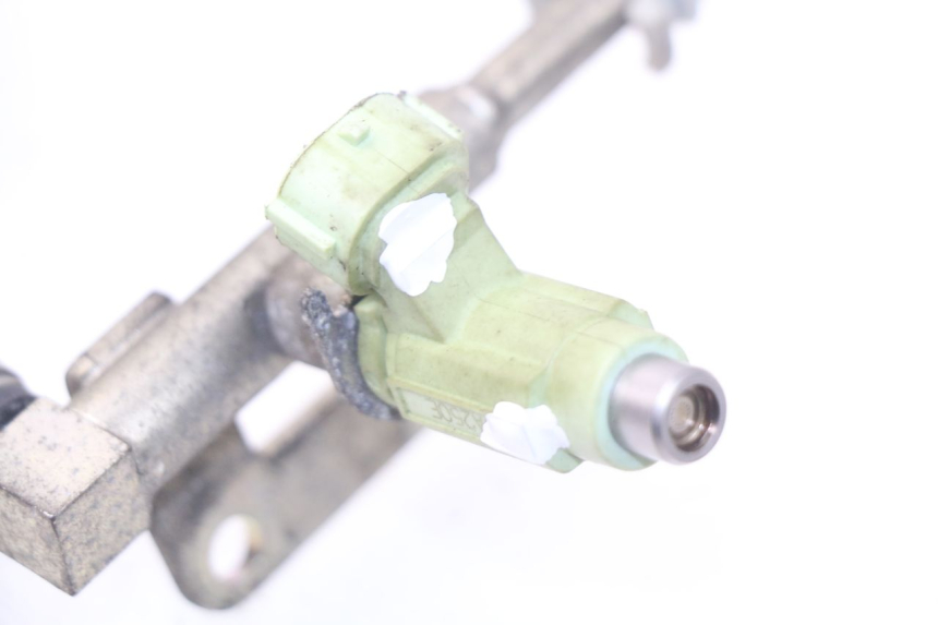 photo de FUEL INJECTOR SUZUKI SV S ABS 650 (2003 - 2009) - Fixing points details