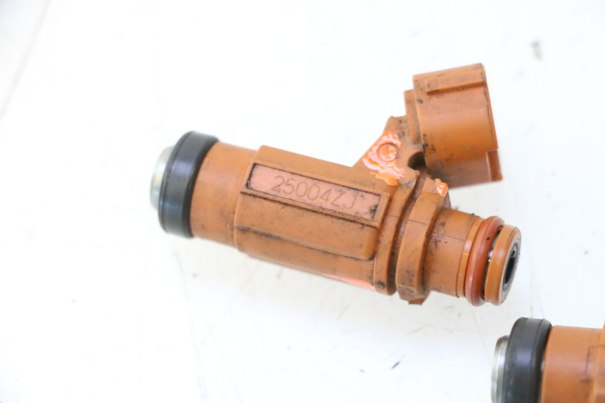 photo de FUEL INJECTOR SUZUKI SV S 650 (2003 - 2009) - Component detail