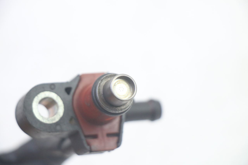 photo de INJECTOR YAMAHA XMAX X-MAX 125 (2006 - 2009) - Alternative perspective