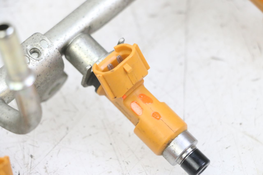 photo de FUEL INJECTOR YAMAHA XJ6 ABS 600 (2008 - 2016) - Component zoom