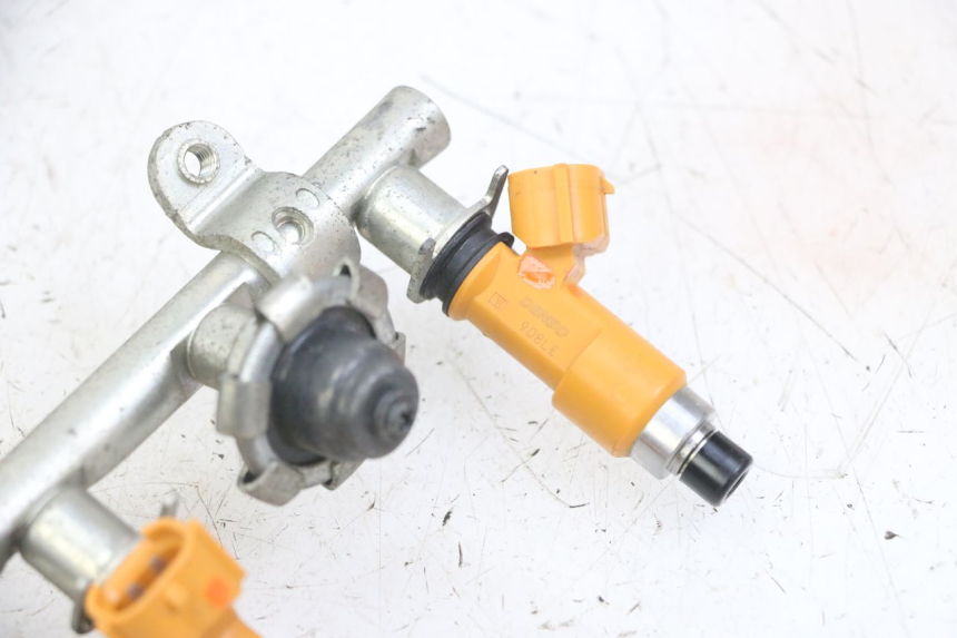 photo de FUEL INJECTOR YAMAHA XJ6 ABS 600 (2008 - 2016) - Markings and original references