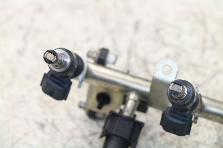 photo de FUEL INJECTOR YAMAHA FZ1 FAZER 1000 (2007 - 2009) - Component detail