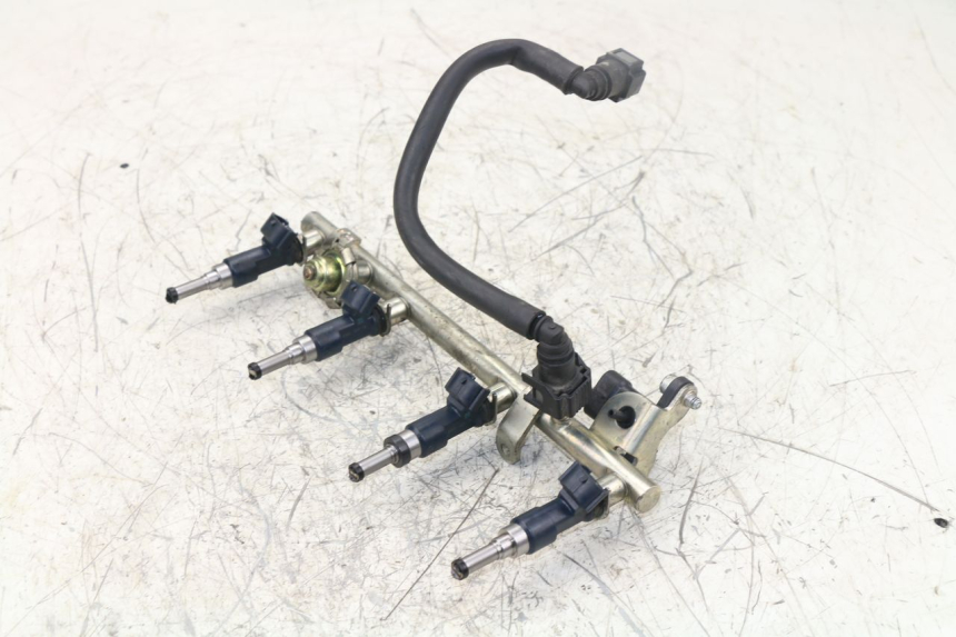 photo de FUEL INJECTOR YAMAHA FZ1 FAZER 1000 (2007 - 2009) - Alternative perspective