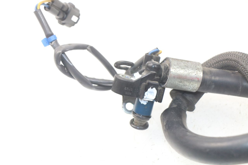 photo de FUEL INJECTOR YAMAHA YP X-MAX XMAX 400 (2014 - 2017) - Alternative perspective