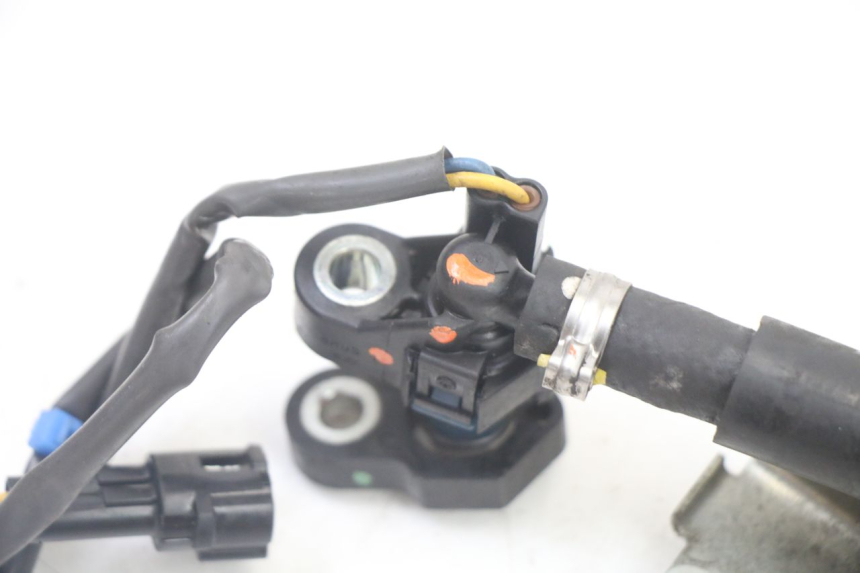 photo de FUEL INJECTOR YAMAHA YP X-MAX XMAX 400 (2014 - 2017) - Technical close-up