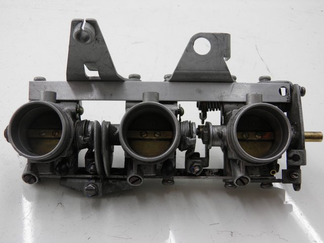 photo de INJECTION THROTTLE BODIES BMW K 75 RT ABS 750 (1989 - 1997) - Alternative perspective