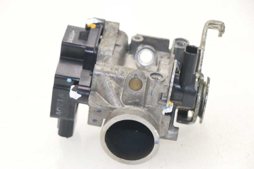 photo de INJECTION THROTTLE BODIES HONDA CBF 125 (2009 - 2015) - Fixing points details