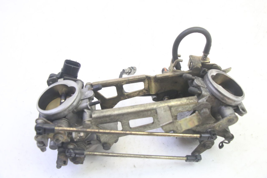 photo de INJECTION THROTTLE BODIES SUZUKI DL V STROM 1000 (2002 - 2007) - Technical close-up