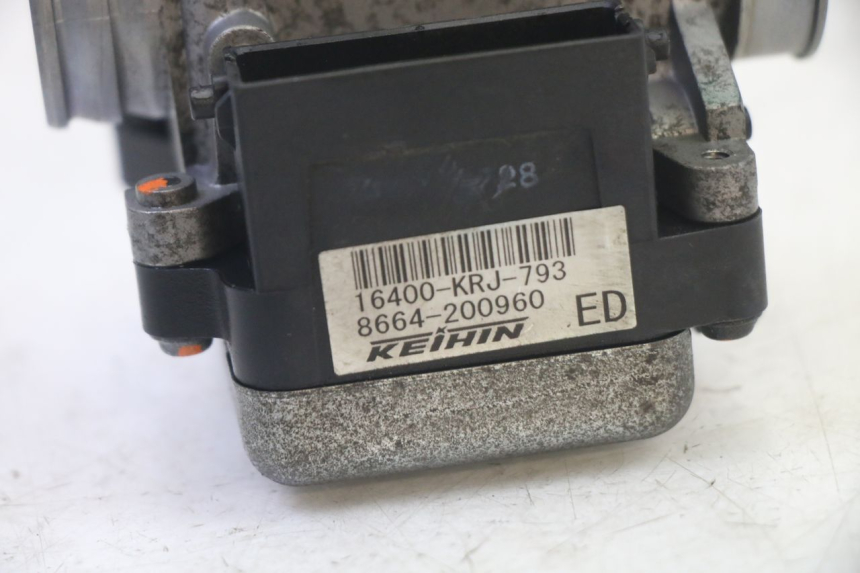 photo de INJECTION HONDA FES S-WING SWING ABS 125 (2007 - 2015) - Alternative perspective