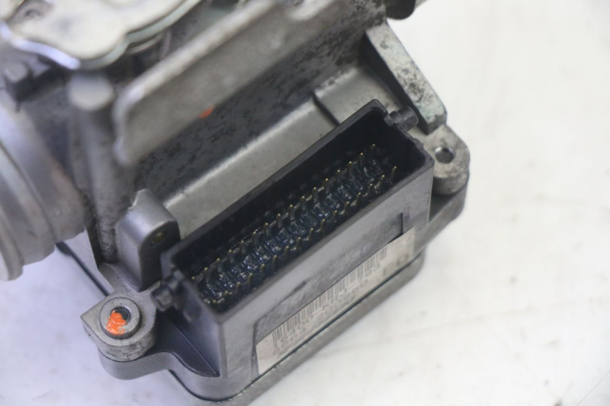 photo de INJECTION HONDA FES S-WING SWING ABS 125 (2007 - 2015) - Fixing points details