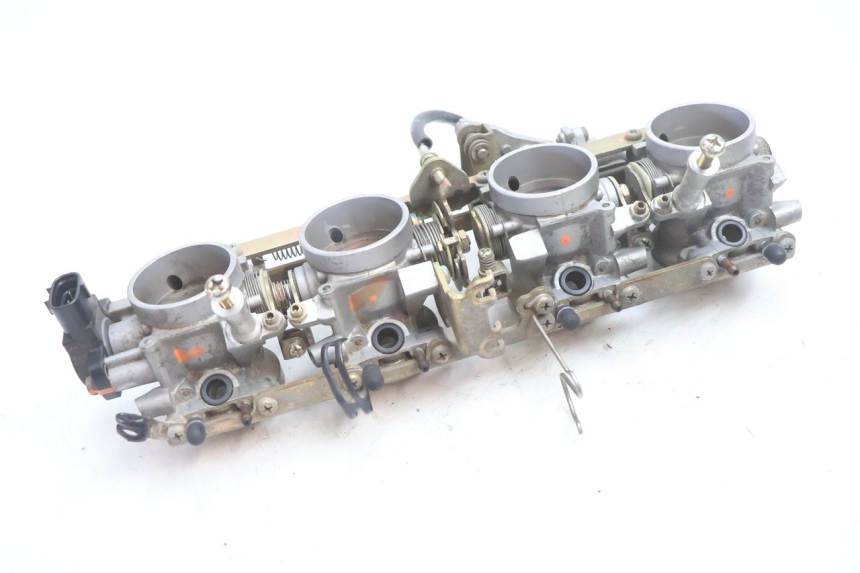 photo de INJECTION THROTTLE BODIES YAMAHA FJR 1300 (2001 - 2005) - Technical close-up
