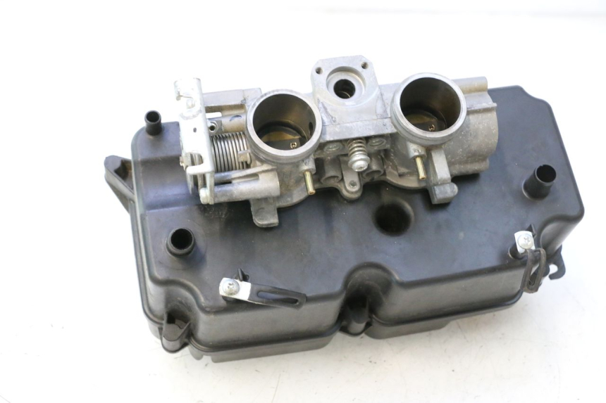 photo de INJECTION THROTTLE BODIES HONDA FJS SILVER WING SILVERWING 400 (2005 - 2008) - Alternative perspective