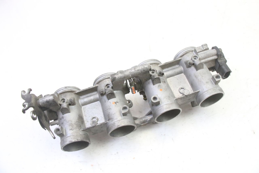 photo de INJECTION THROTTLE BODIES YAMAHA FZ6 FAZER S2 600 (2007 - 2011) - Technical close-up