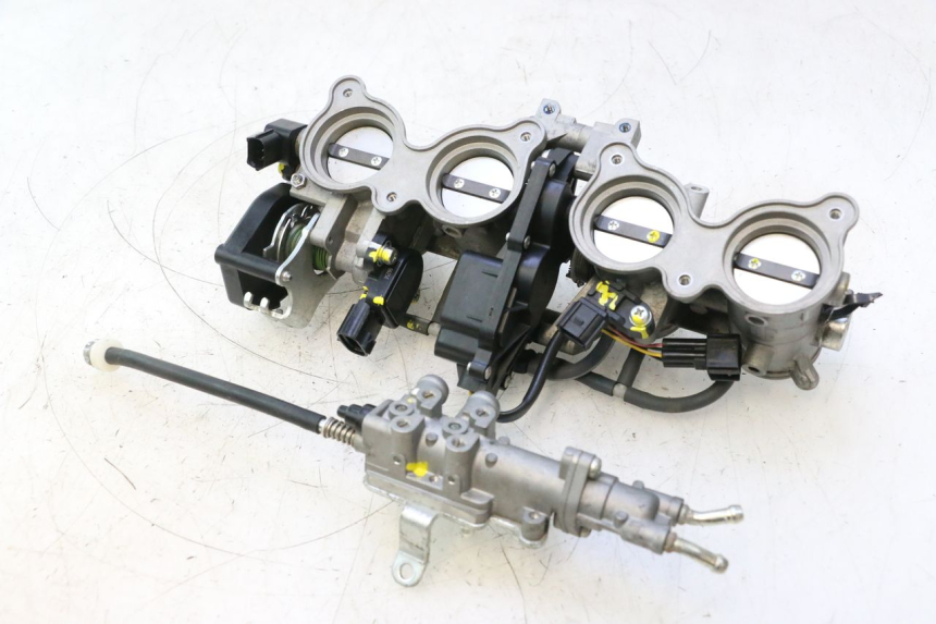 photo de INJECTION THROTTLE BODIES YAMAHA FZ8 800 (2010 - 2016) - Main view