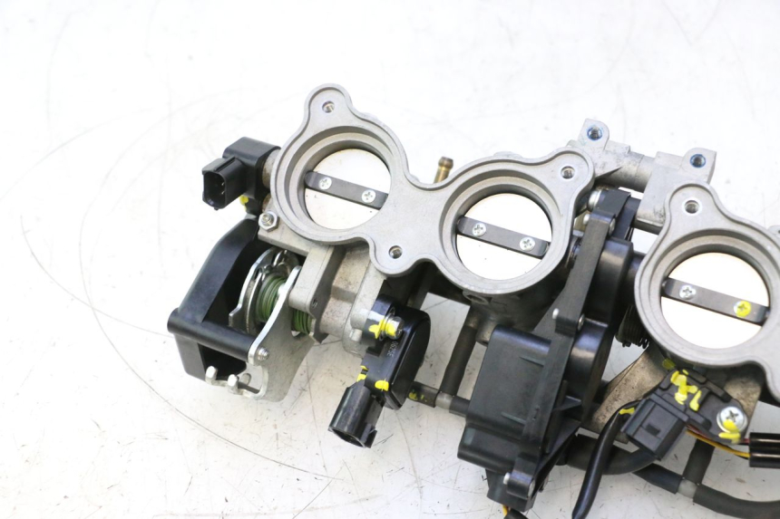 photo de INJECTION THROTTLE BODIES YAMAHA FZ8 800 (2010 - 2016) - Component detail