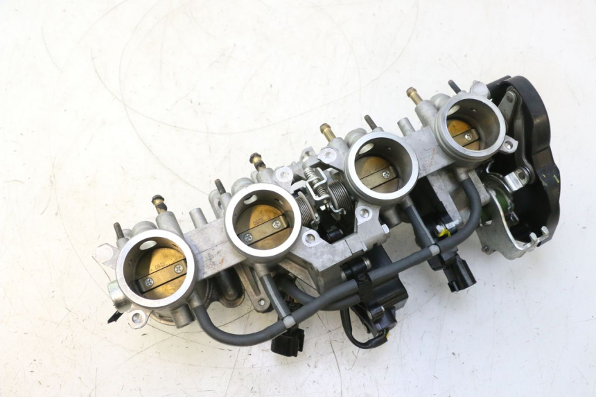 photo de INJECTION THROTTLE BODIES YAMAHA FZ8 800 (2010 - 2016) - Component zoom