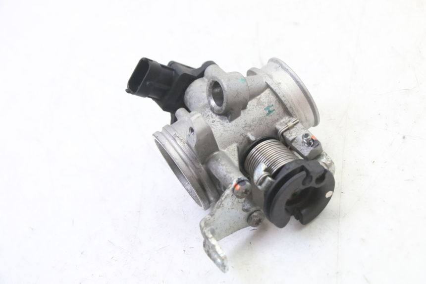 photo de INJECTION THROTTLE BODIES BMW G310 R 310 (2016 - 2020) - Technical close-up