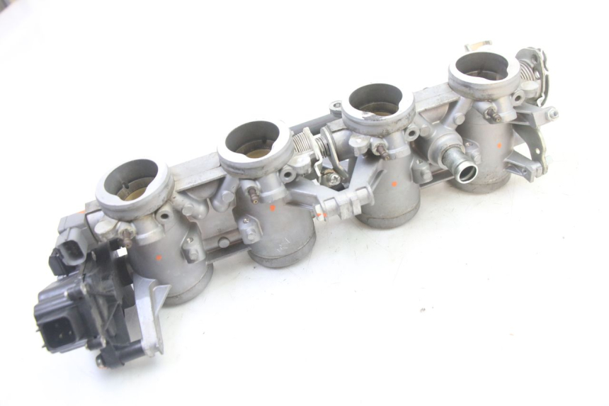 photo de INJECTION THROTTLE BODIES SUZUKI GSR 750 (2011 - 2017) - Alternative perspective