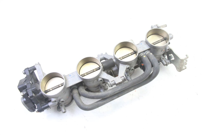 photo de INJECTION THROTTLE BODIES SUZUKI GSR 750 (2011 - 2017) - Fixing points details