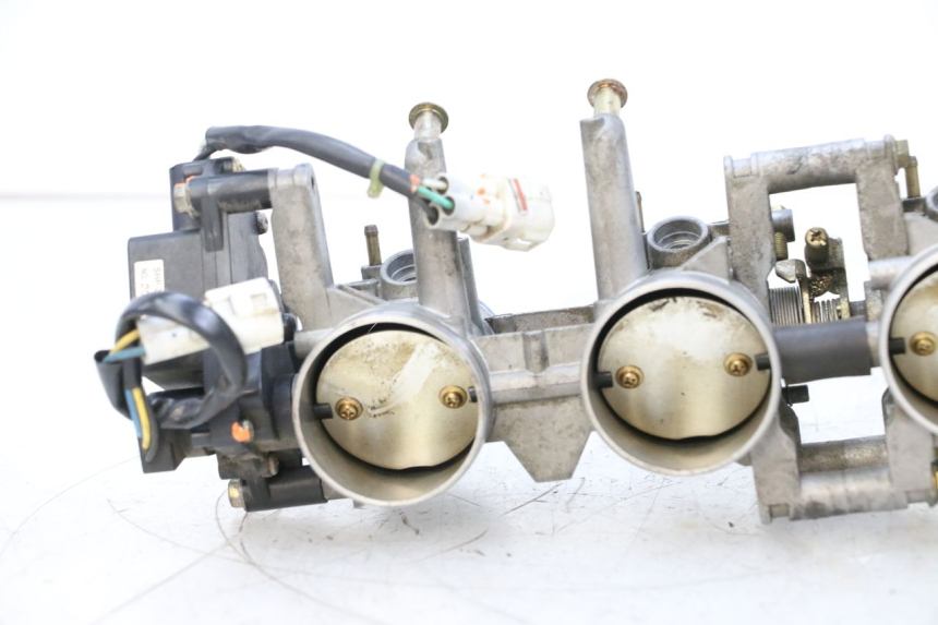 photo de INJECTION THROTTLE BODIES SUZUKI GSXR GSX-R 1000 (2003 - 2004) - Detailed visual inspection